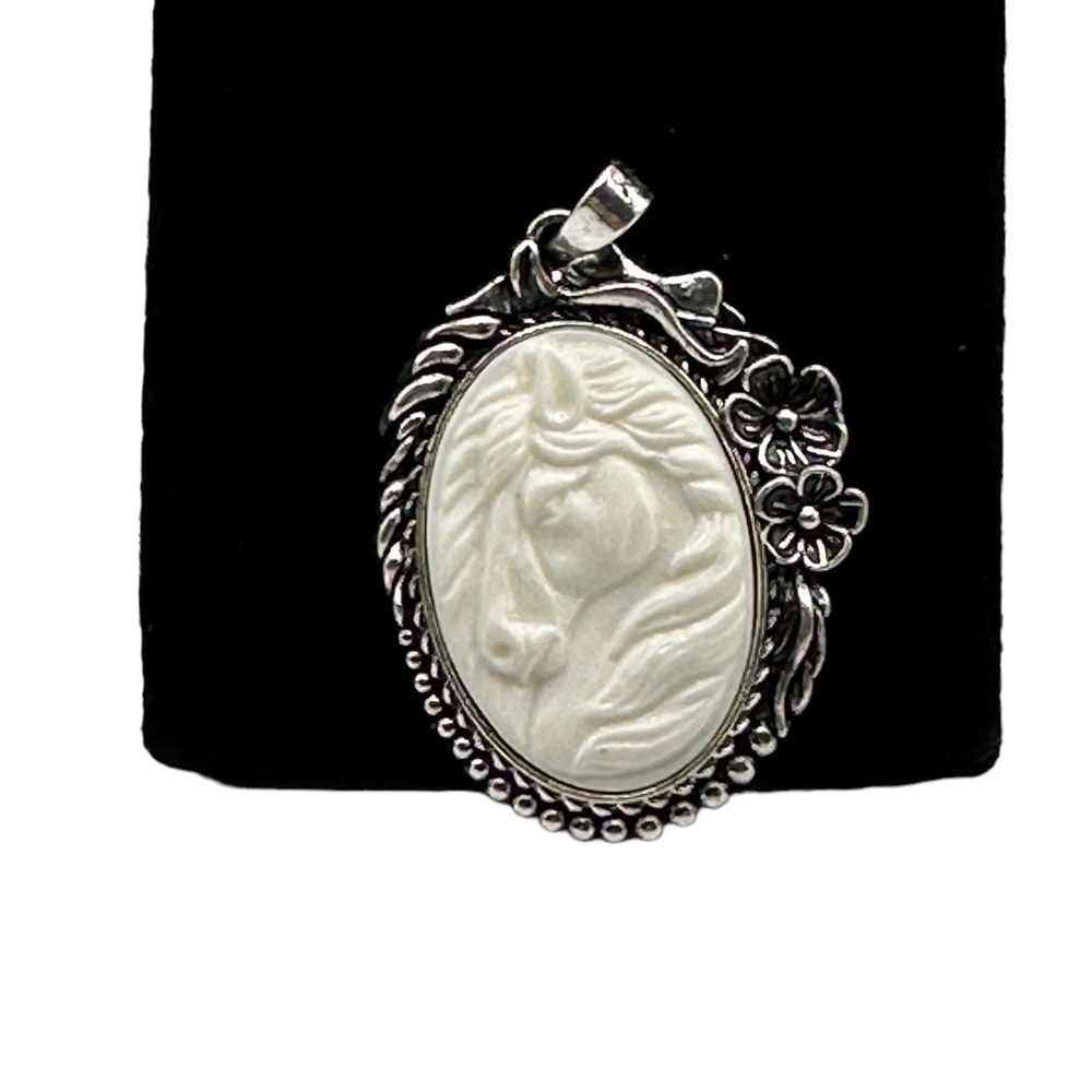 Western Buffalo Cameo Pendant - Fun Costume Jewelry for Cowgirls! NWT!
